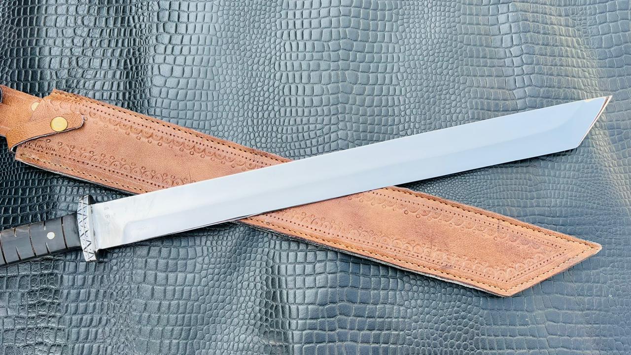 21" Hand Forged Carbon Steel Blade Hunting Tanto Sword | Yak Horn Handle