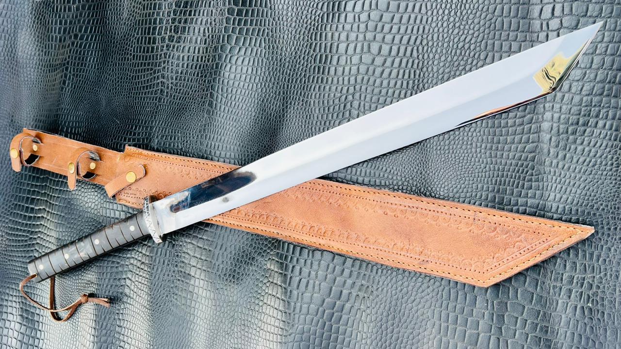 21" Hand Forged Carbon Steel Blade Hunting Tanto Sword | Yak Horn Handle