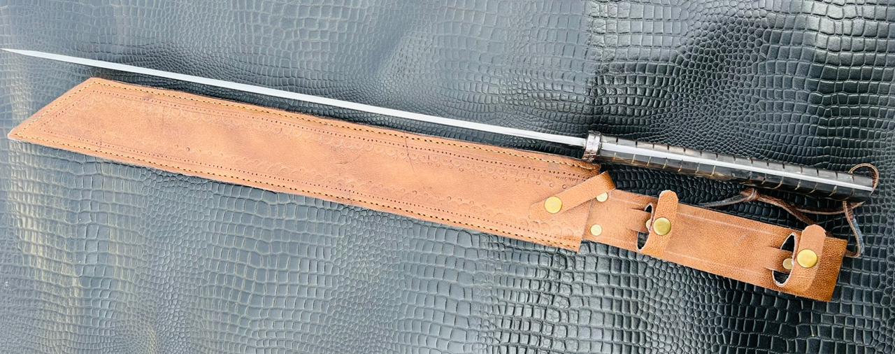 21" Hand Forged Carbon Steel Blade Hunting Tanto Sword | Yak Horn Handle