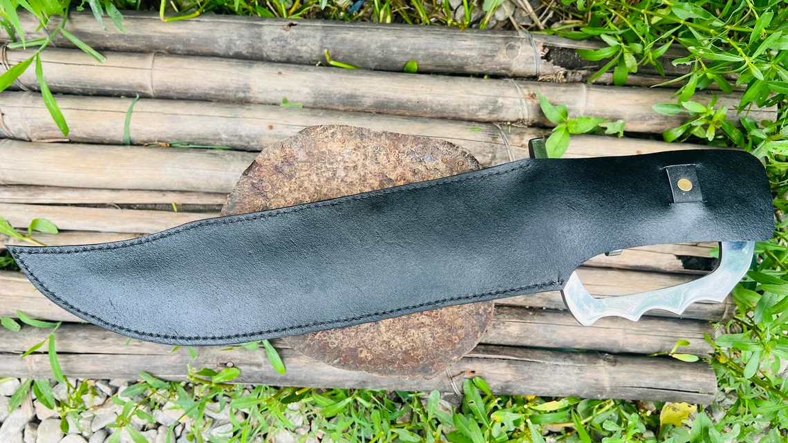 bowie-knife